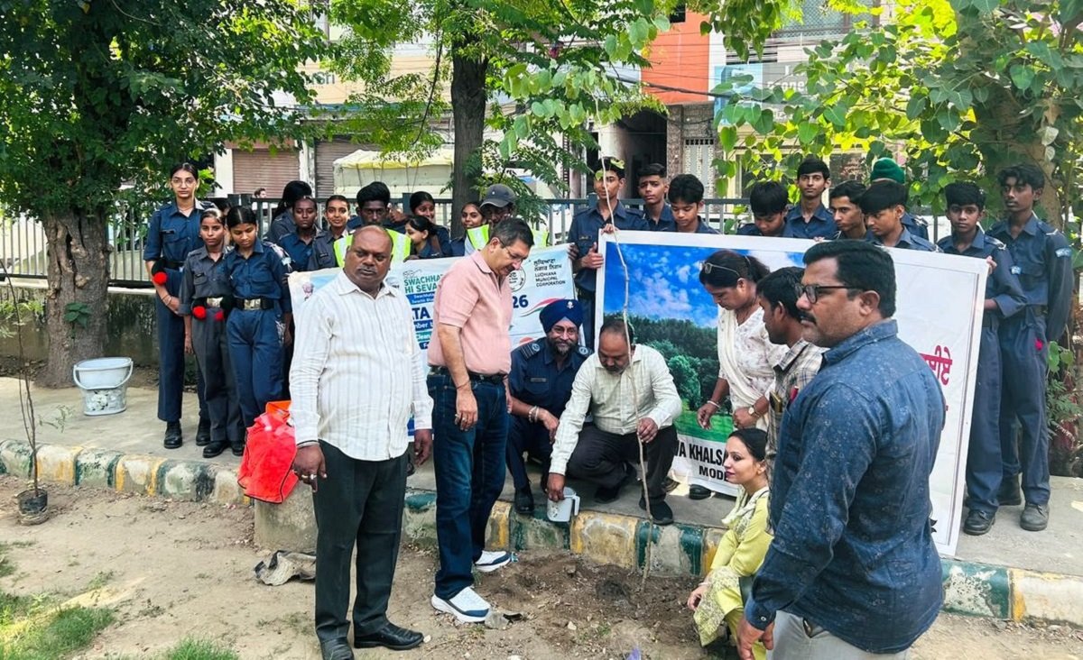 ‘स्वच्छता ही सेवा’ अभियान के तहत लुधियाना की कोचर मार्केट में लगाए गए 45 पौधे