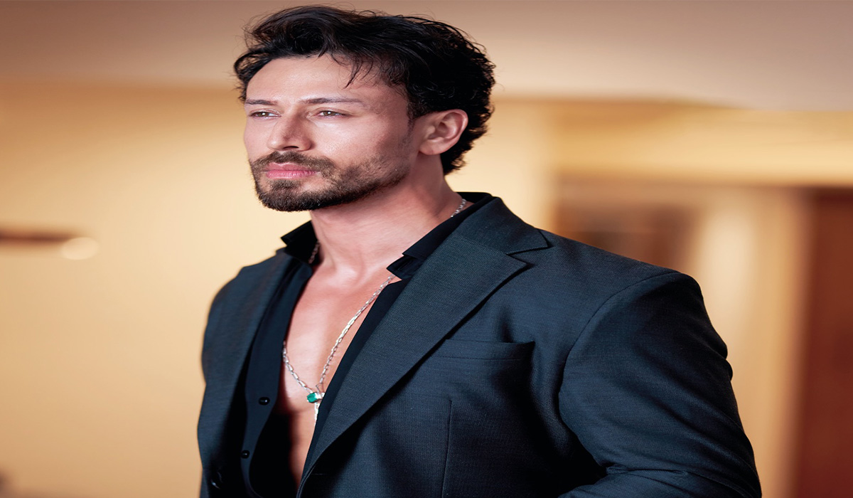 Tiger Shroff firing case: हमले में इस्तेमाल 2 पिस्टल सूरत से बरामद, मुंबई क्राइम ब्रांच ने किए जब्त