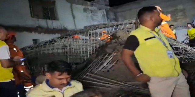 दिल्ली के हर्ष विहार में मकान ढहा; NDRF और दमकल विभाग ने बचाव अभियान किया शुरू