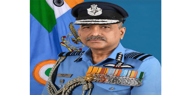 एयर मार्शल अमरप्रीत सिंह की जगह आशुतोष दीक्षित कल अगले एयर चीफ ऑफ स्टाफ का पद संभालेंगे