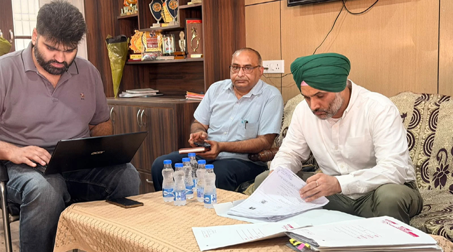 लुधियाना में मतदाता सूची संशोधन की समीक्षा, अर्शदीप सिंह थिंद ने किया केंद्रों का दौरा