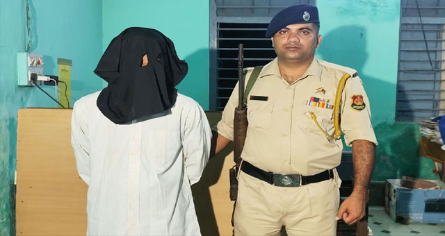 हवाई अड्डे के पास छापेमारी में फैक्ट्री में बनी पिस्तौल और 14 जिंदा कारतूस जब्त; एक व्यक्ति गिरफ्तार