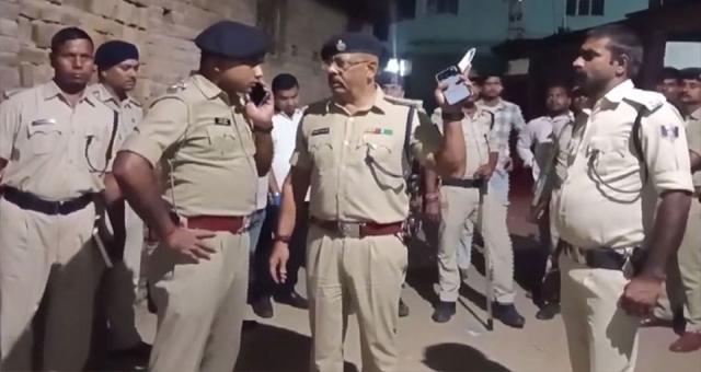 बिहार: पटना के ब्यापुर गांव में अज्ञात हमलावरों की गोलीबारी में 2 लोग गंभीर रूप से हुए घायल