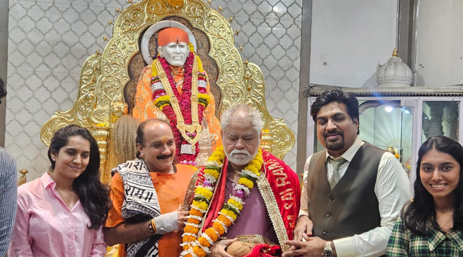 Sanjay Mishra की जीत की खुशी में ‘तेरा साई’ के सेट पर जश्न, पलाश मुच्छल और शैलेश सांघवी साथ आए नजर