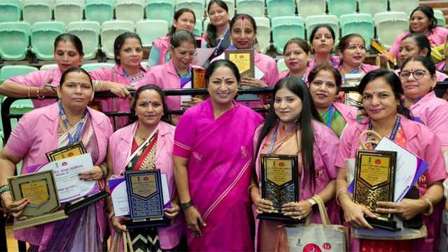 आशा कार्यकर्ताओं की प्रोत्साहन राशि दोगुनी, अब मिलेंगे 6 हजार रुपये : CM Rekha Gupta