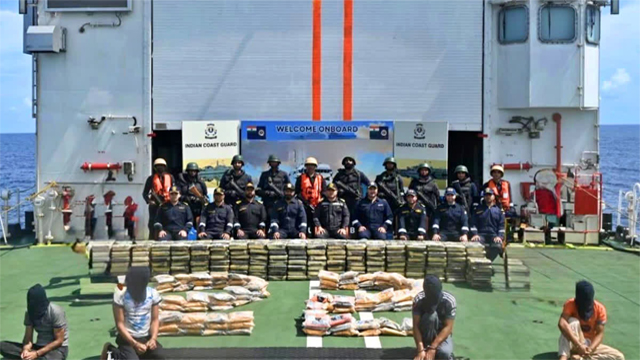 लक्षद्वीप के पास ईरानी नौका से 3,000 करोड़ रुपए के मादक पदार्थ जब्त, 5 पाकिस्तानी हिरासत में