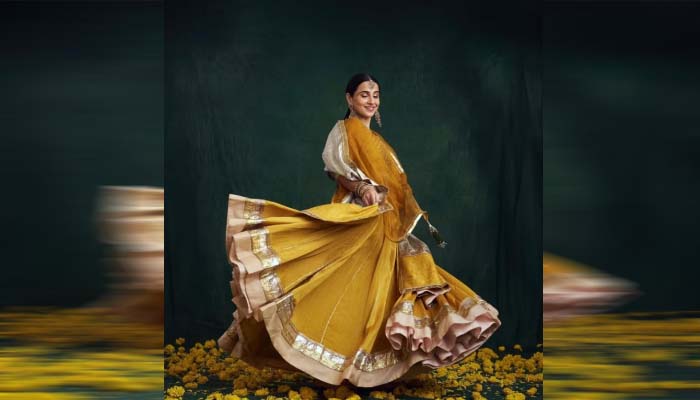 नवरात्रि पर Vidya Balan का ट्रेडिशनल अंदाज जीत रहा दिल, मां स्कंदमाता को किया नमन
