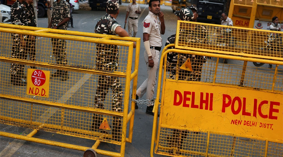 आज दिल्ली में क्या खुला और क्या बंद? जानें बैंक, दुकानों, मेट्रो और रेलवे पर बड़ा अपडेट