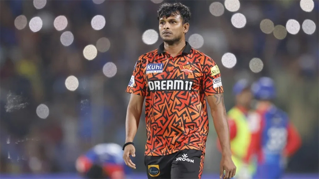 IPL ट्रेड: T. Natarajan की हैदराबाद में वापसी, जीशान अंसारी दिल्ली से जुड़े