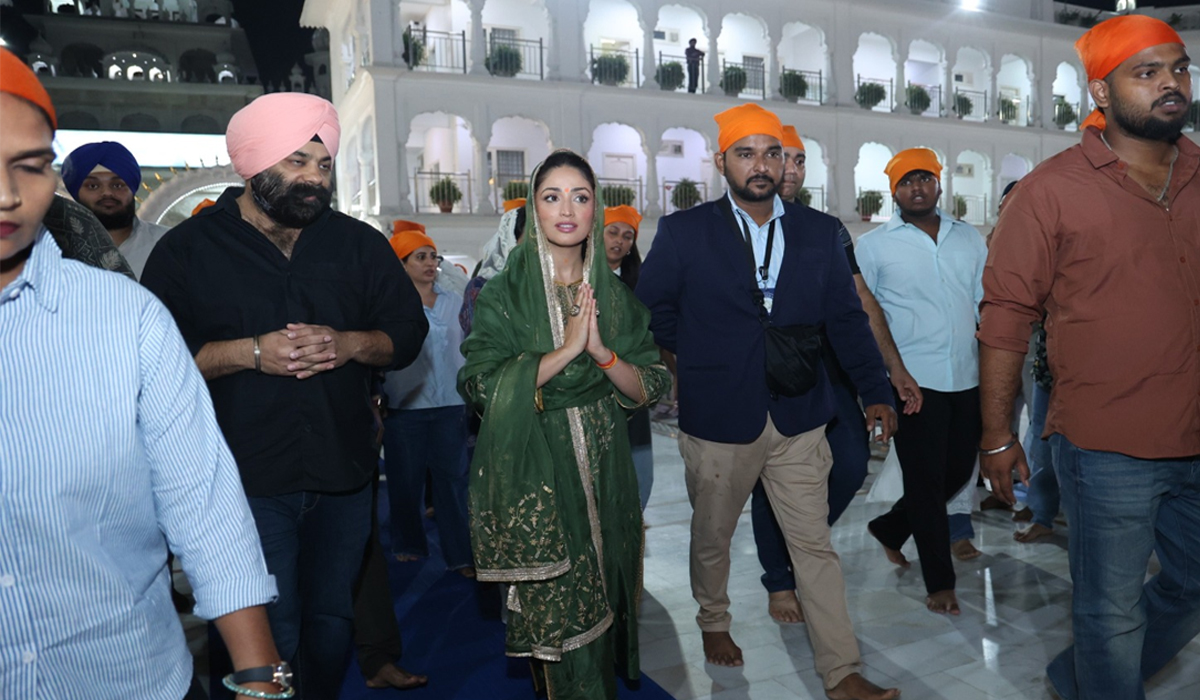 ‘नई नवेली’ की रिलीज से पहले पटना पहुंचीं Yami Gautam, पटना साहिब गुरुद्वारे में टेका माथा