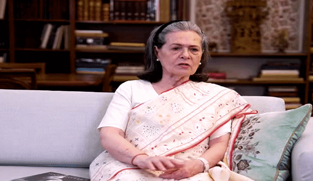 किताब आएगी तो ‘तमाशा’ होना तय है, मेरी कहानी दूसरों ने खूब सुनाई, अब मेरी बारी : सोनिया गांधी