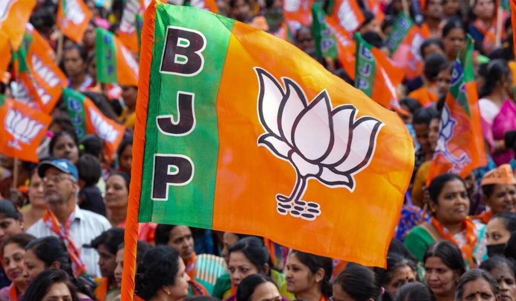BJP gains strength in Punjab; hundreds of youths