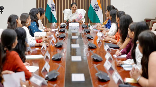 छात्राओं के सुझावों से बनेगी दिल्ली की युवा नीति, बजट में भी मिलेगी भागीदारी : रेखा गुप्ता