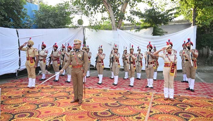 खन्ना पुलिस लाइंस में मनाया गया पुलिस स्मृति दिवस, SP राकेश यादव ने शहीद जवानों को किया नमन
