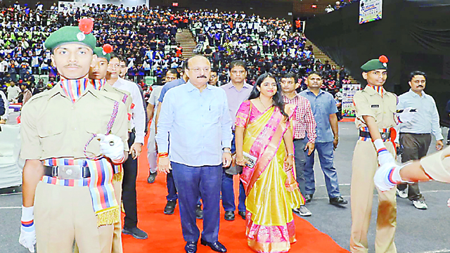 दिल्ली में 70वें राष्ट्रीय स्कूल खेलों का आगाज, 14,000 से अधिक खिलाड़ी लेंगे हिस्सा