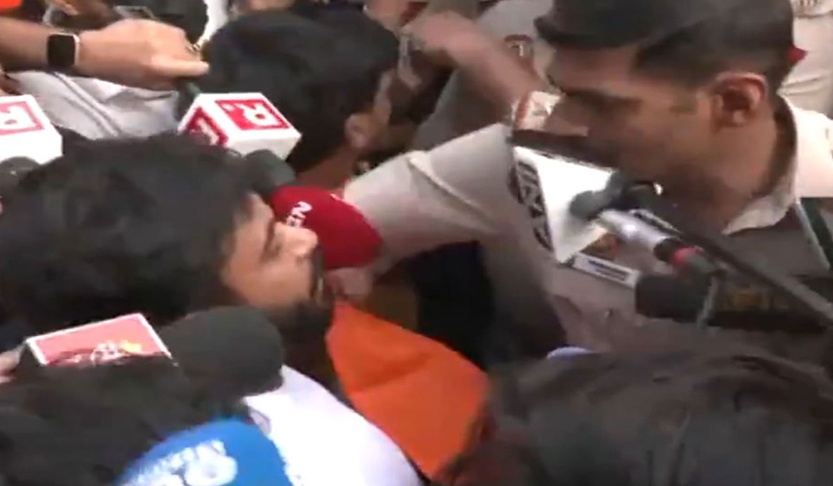 ‘लहरा दो तिरंगा’ रैली से पहले अभिजीत दिपके हिरासत में, कनॉट प्लेस में धारा 163 लागू