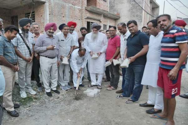 स्पीकर एस. संधवान ने कोटकपूरा के न्यू ग्रीन एन्क्लेव में सड़क निर्माण कार्य का किया शिलान्यास
