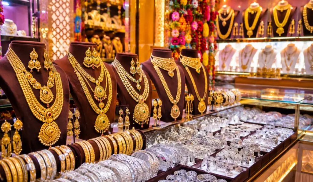 Gold slipped for the fifth consecutive day, silver below Rs 1.95 lakh