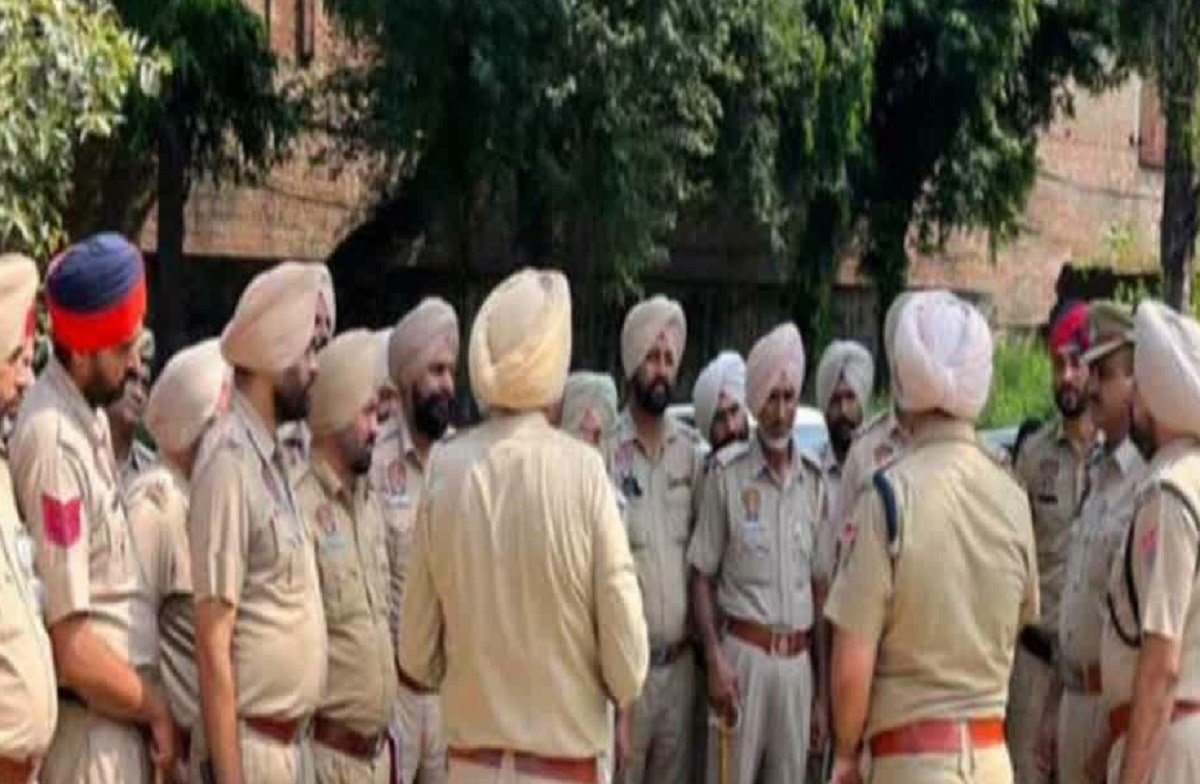 सिविल लाइंस में दुकान के बाहर खड़ी एक्टिवा चोरी, सीसीटीवी में कैद हुई वारदात