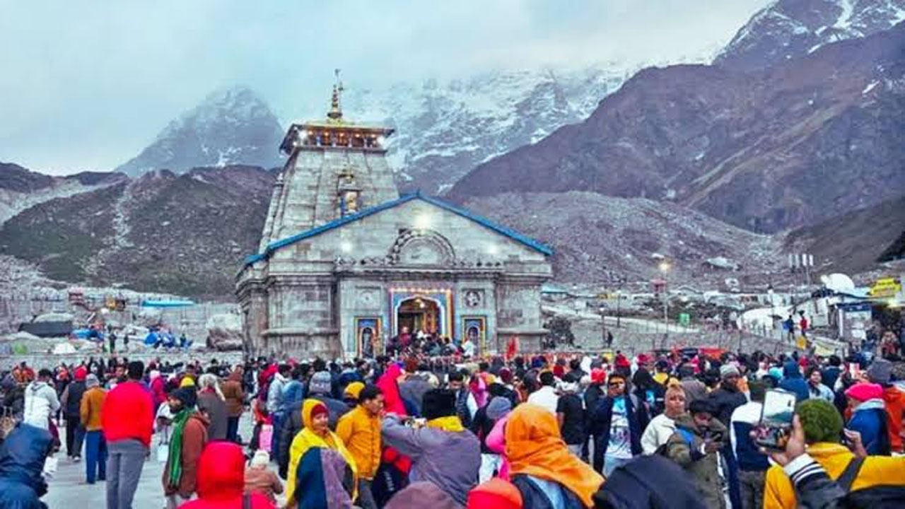 केदारनाथ यात्रा में उमड़ी श्रद्धालुओं की भीड़, जगह-जगह लग रहा लंबा जाम