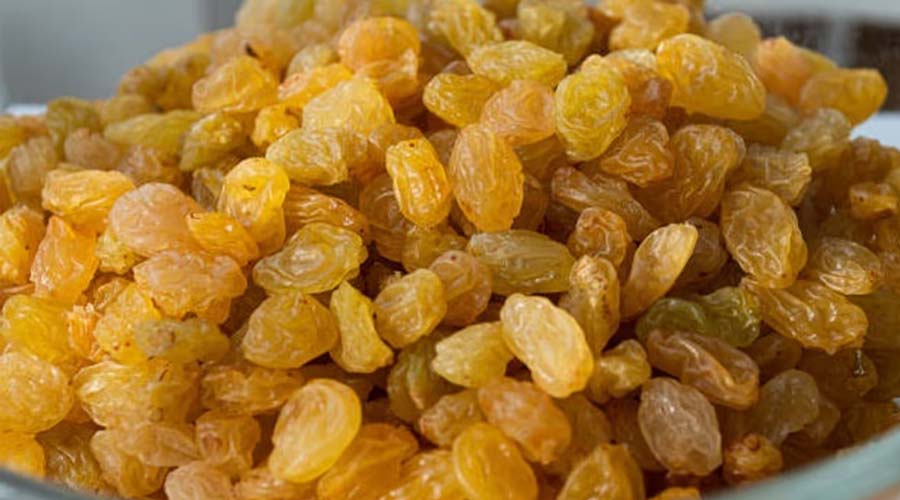 रोज सुबह खाएं 10 भीगी किशमिश, सेहत को मिलेंगे ये 5 फायदे