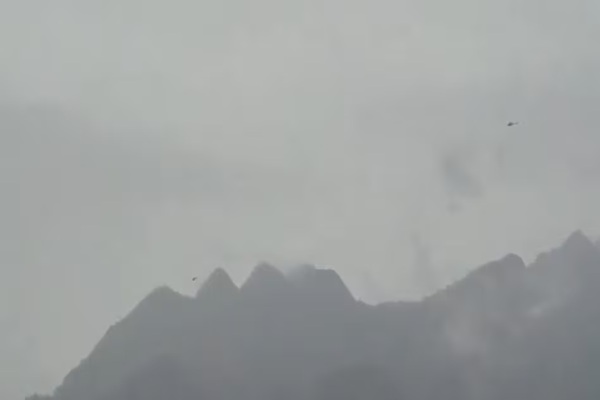 उत्तराखंड के जोशीमठ में हेलिकॉप्टर लापता, बद्रीनाथ और जोशीमठ के बीच टूटा संपर्क; तलाश में जुटी रेस्क्यू टीमें