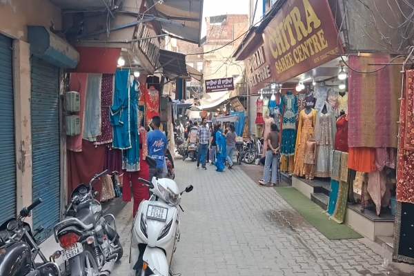 मोगा में त्योहारों से पहले अतिक्रमण पर नगर निगम सख्त, सामान जब्त कर लगाया जाएगा जुर्माना