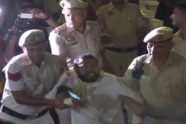 दिल्ली में ‘तिरंगा सभा’ से पहले पुलिस की कार्रवाई, 150 प्रदर्शनकारी हिरासत में लिए गए
