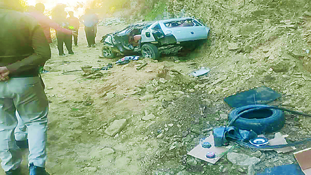 रोहड़ू के नावर टिक्कर में कार हादसा, मां-बेटे सहित 5 की मौत